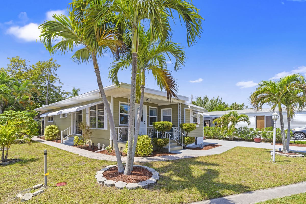 Sunset Dr, Delray, FL — photo 1 of 12