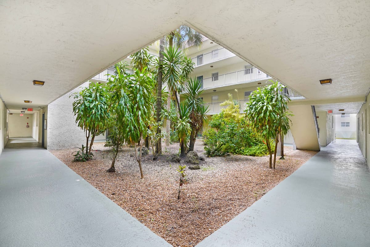 SW 81 Ave, North Lauderdale, FL — photo 3 of 13