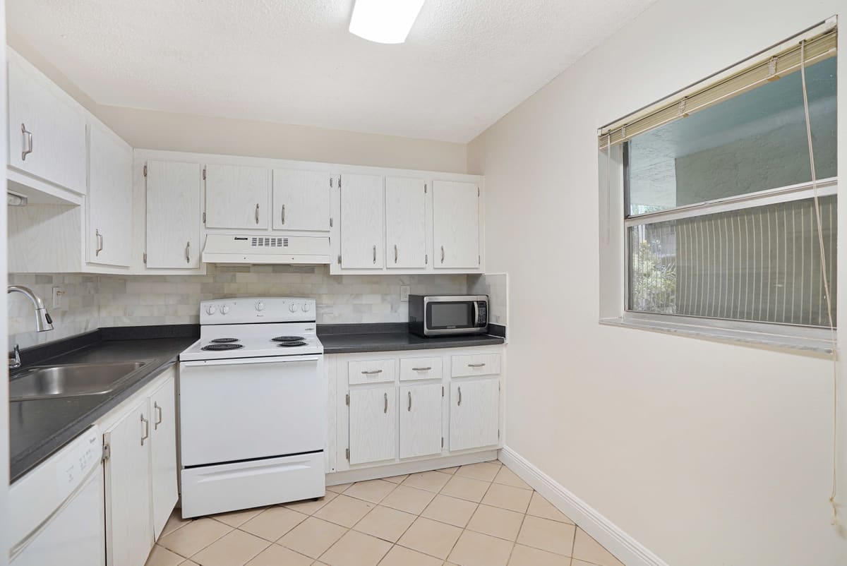 SW 81 Ave, North Lauderdale, FL — photo 6 of 13
