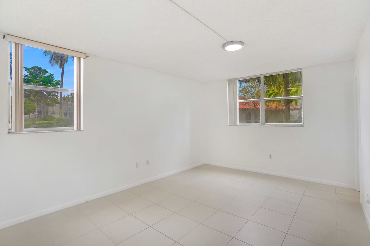 SW 81 Ave, North Lauderdale, FL — photo 10 of 13