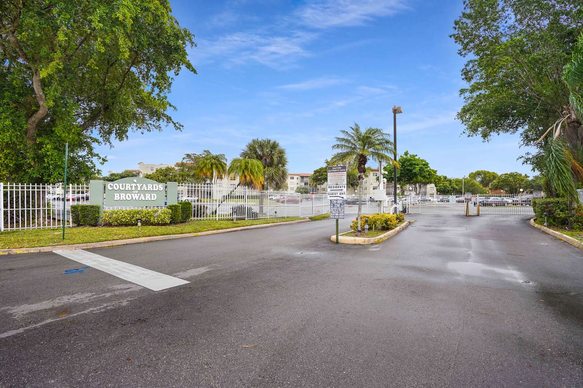 SW 81 Ave, North Lauderdale, FL — photo 13 of 13