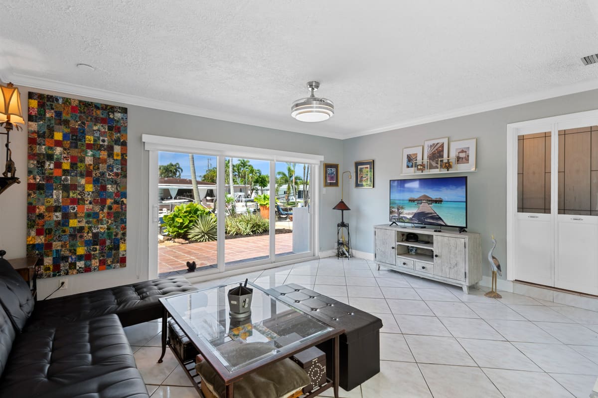 231 SE 9CT, Pompano Beach, FL — photo 11 of 12