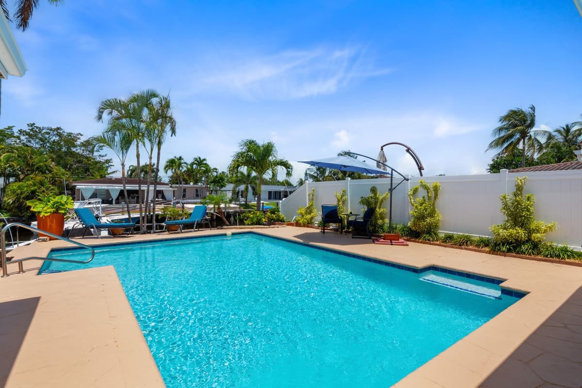 231 SE 9CT, Pompano Beach, FL — photo 4 of 12