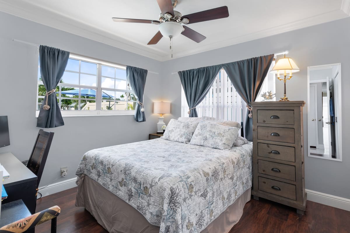 231 SE 9CT, Pompano Beach, FL — photo 8 of 12