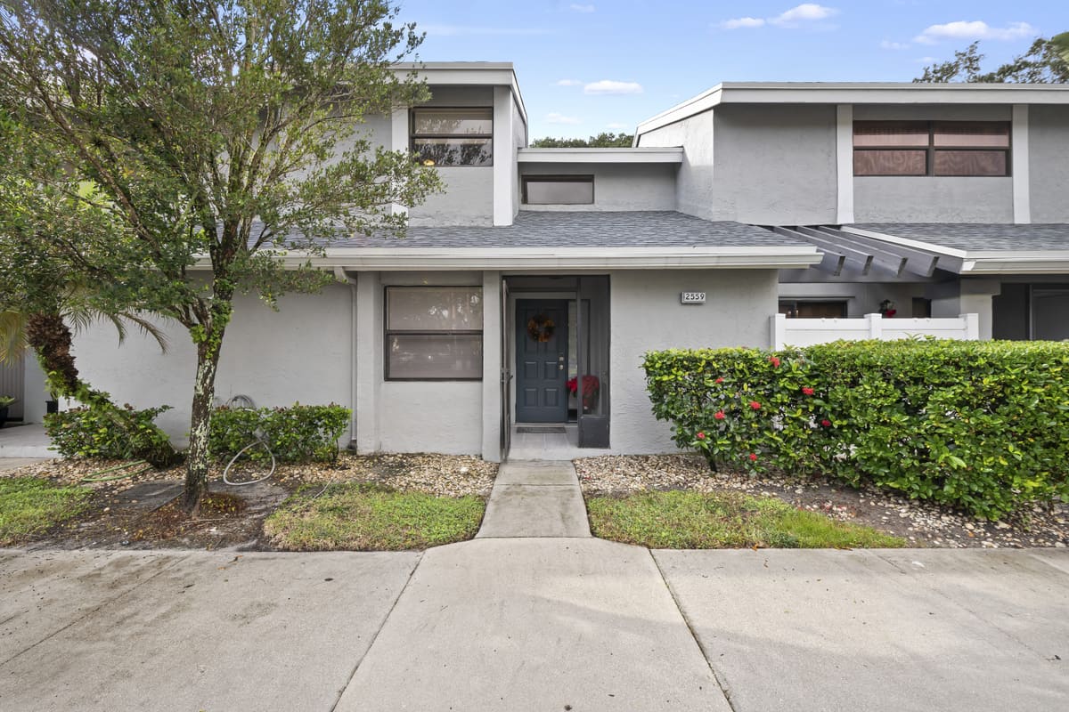 2559 NW 42nd Ave, Coconut Creek, FL 33066 — photo 5 of 24
