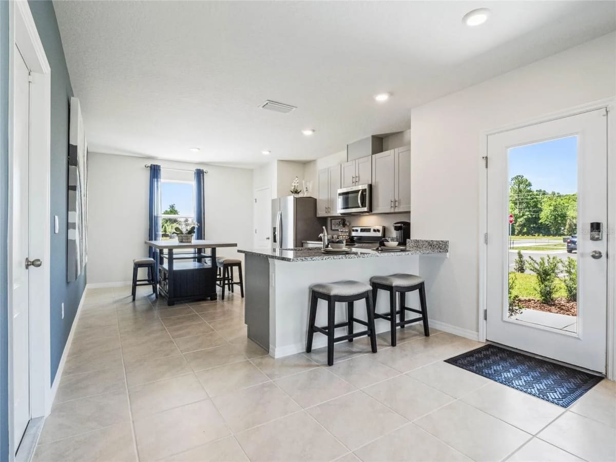 Silver Canoe Dr, Edgewater, FL — photo 2 of 9
