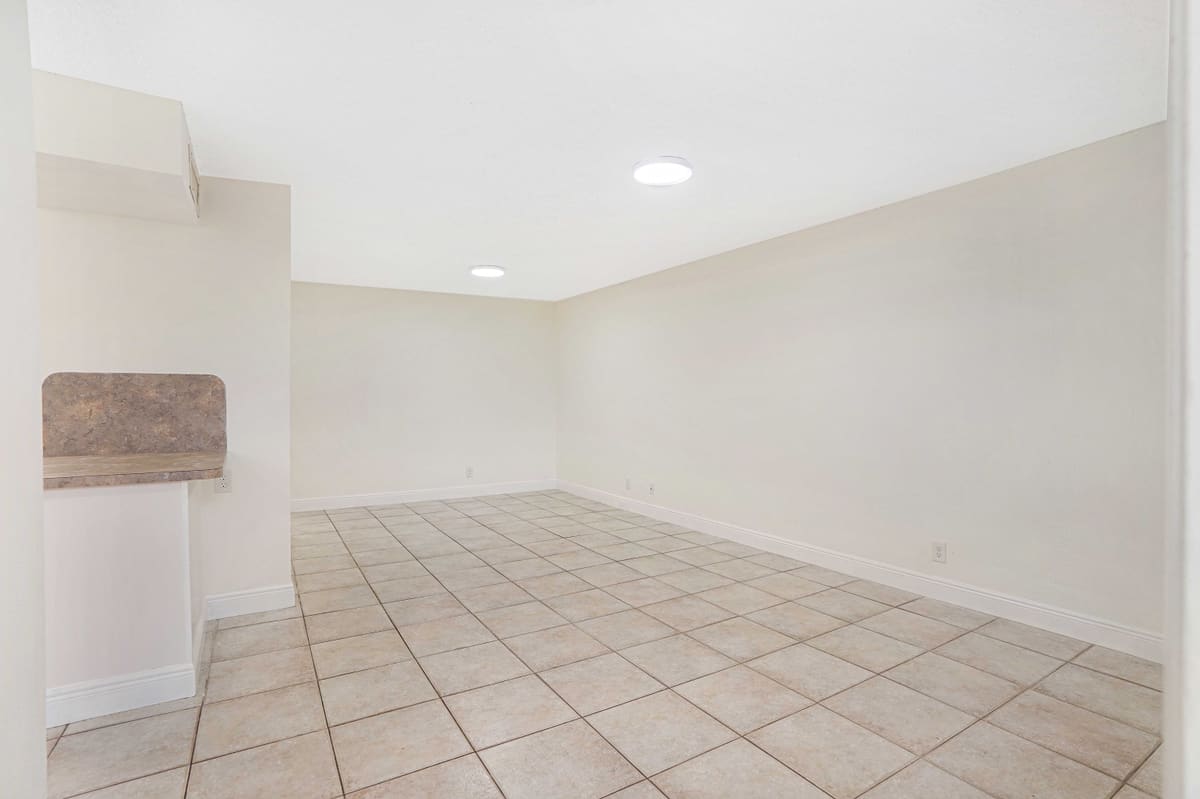 Courtyard Dr, Margate, FL — photo 13 of 14